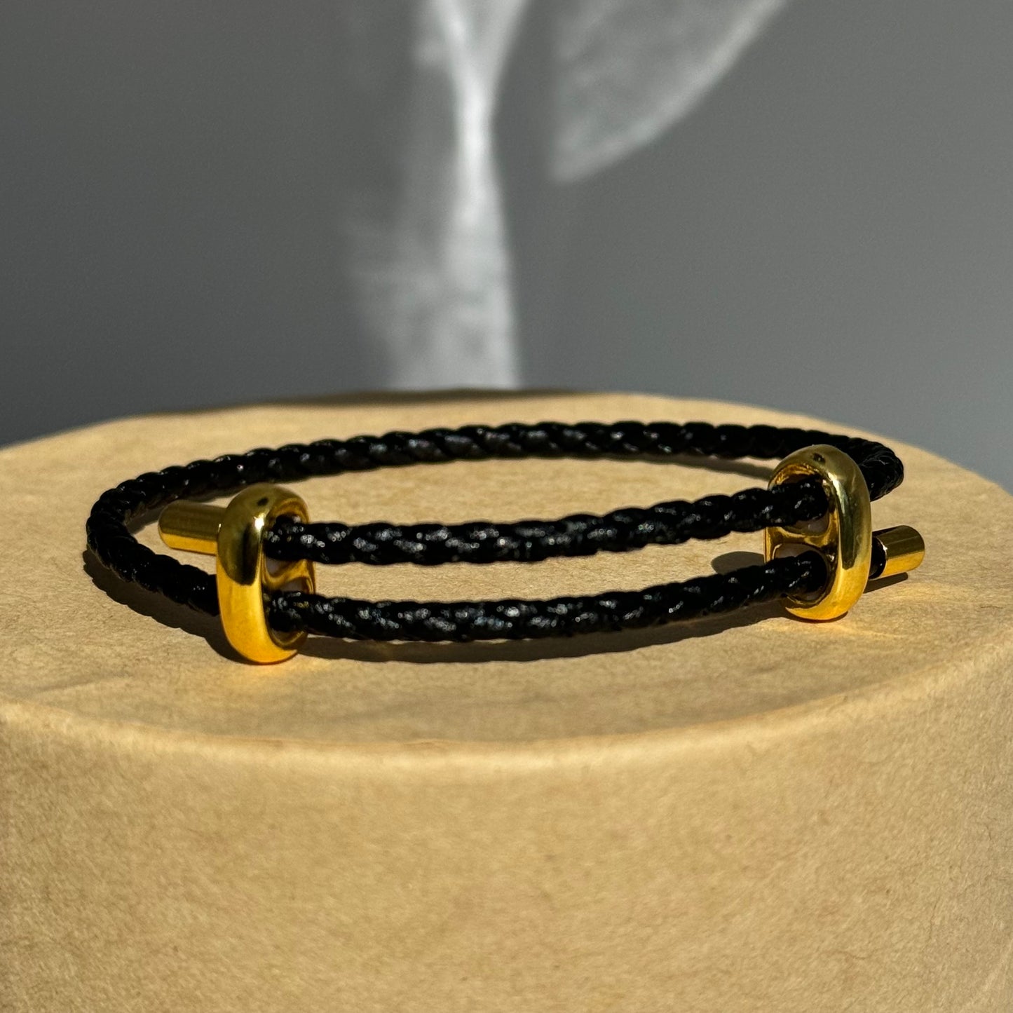 GEOMETRIC LEATHER BRACELET